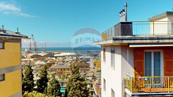 appartamento in vendita a Genova in zona Sestri Ponente
