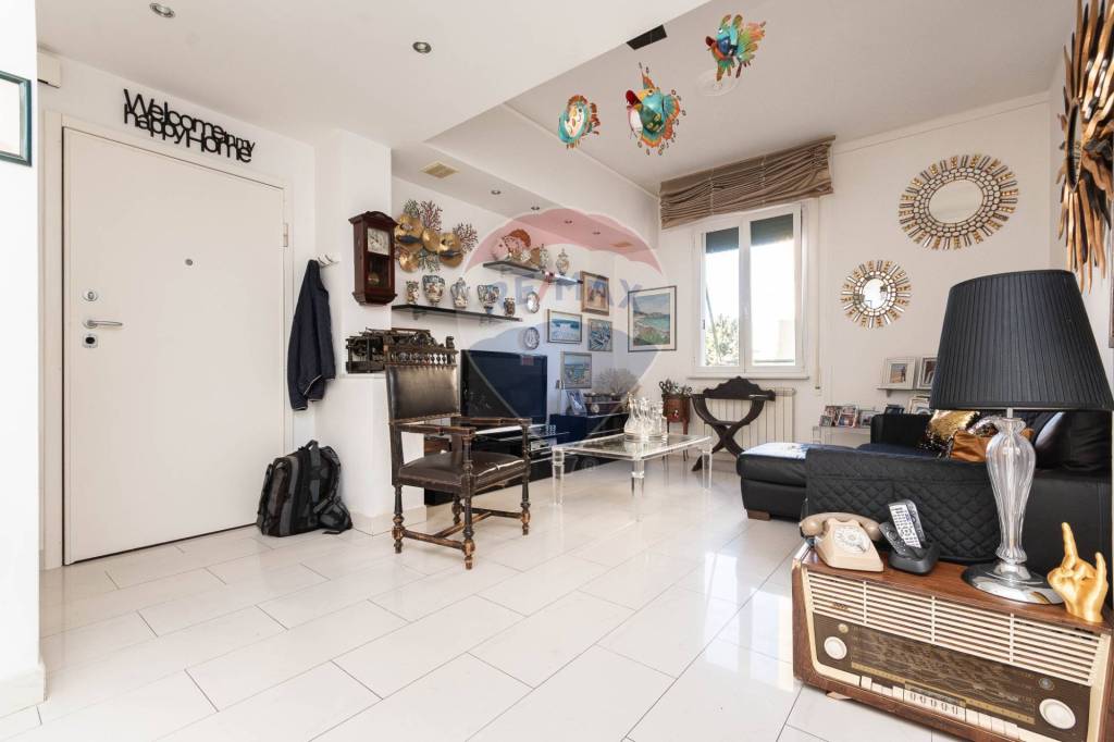 appartamento in vendita a Genova in zona Sturla