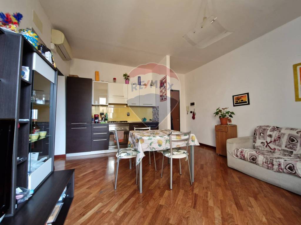 appartamento in vendita a Genova in zona Sestri Ponente