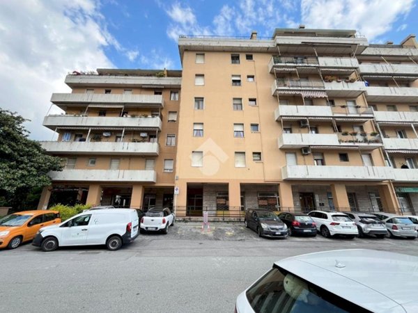 appartamento in vendita a Genova in zona Bolzaneto
