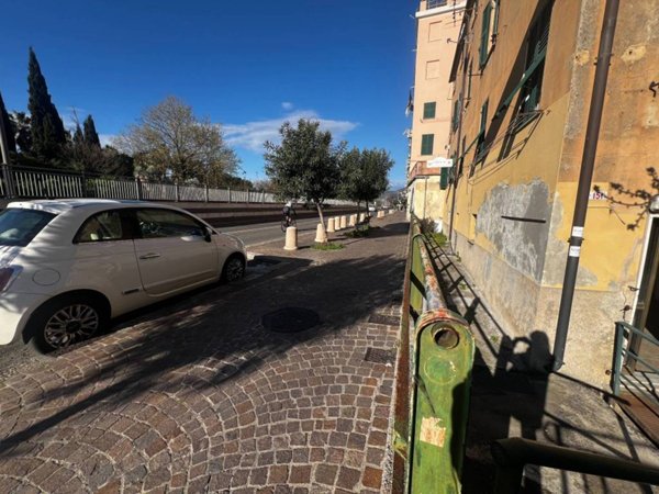 appartamento in vendita a Genova in zona Palmaro / Pra'