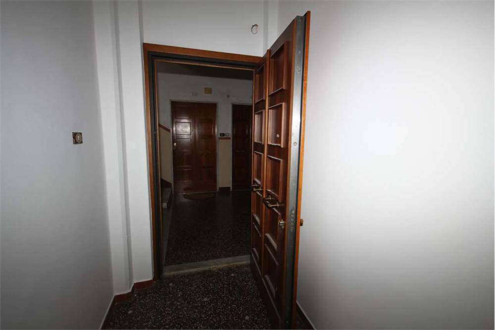 appartamento in vendita a Genova in zona Certosa