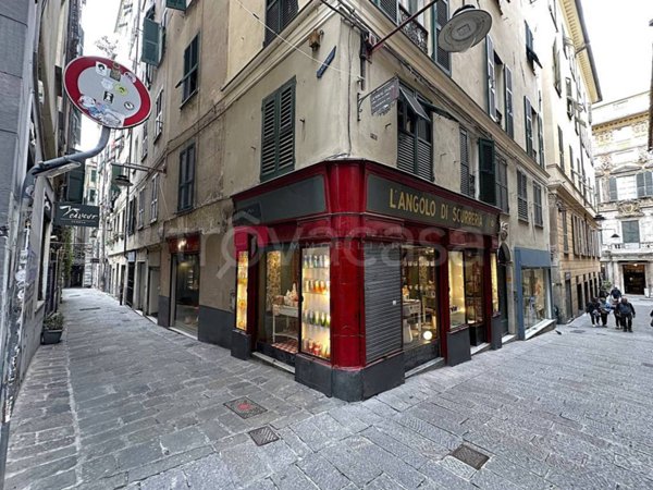 appartamento in vendita a Genova in zona Sottoripa / Maddalena / Molo
