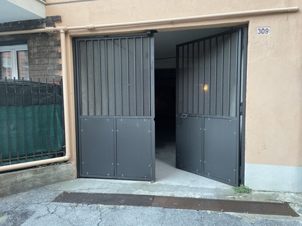 locale di sgombero in vendita a Genova in zona Marassi