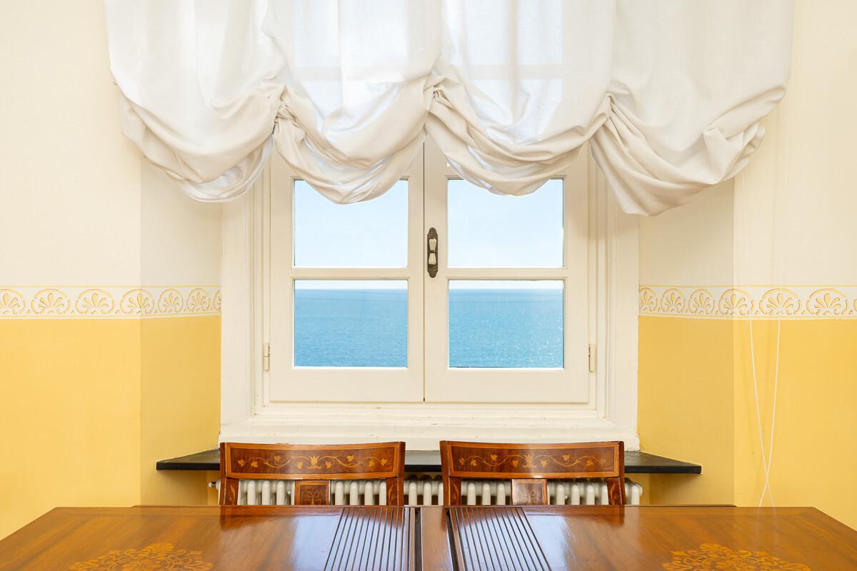 appartamento in vendita a Genova in zona Crevari