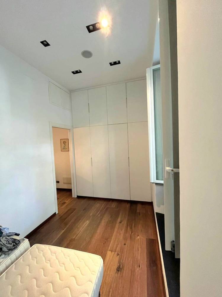 appartamento in vendita a Genova in zona Carignano