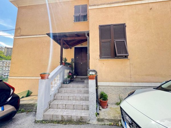 appartamento in vendita a Genova in zona Rivarolo