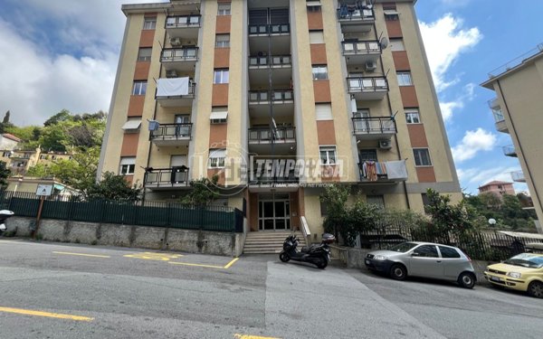 appartamento in vendita a Genova in zona Sestri Ponente