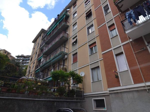 appartamento in vendita a Genova in zona Sestri Ponente