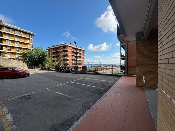 appartamento in vendita a Genova in zona Sestri Ponente