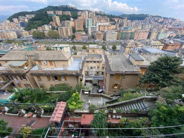 appartamento in vendita a Genova in zona Quezzi