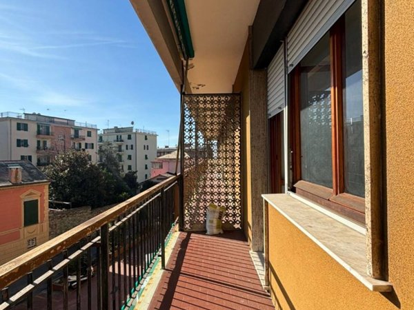 appartamento in vendita a Genova in zona Sestri Ponente