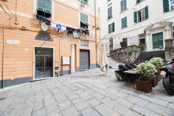 appartamento in vendita a Genova in zona Sottoripa / Maddalena / Molo