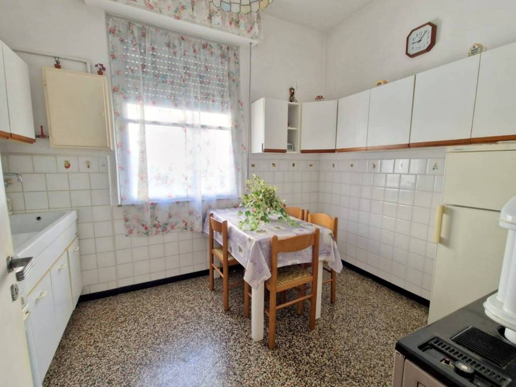 appartamento in vendita a Genova in zona Voltri