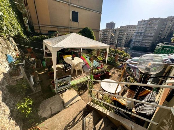 appartamento in vendita a Genova in zona Sampierdarena