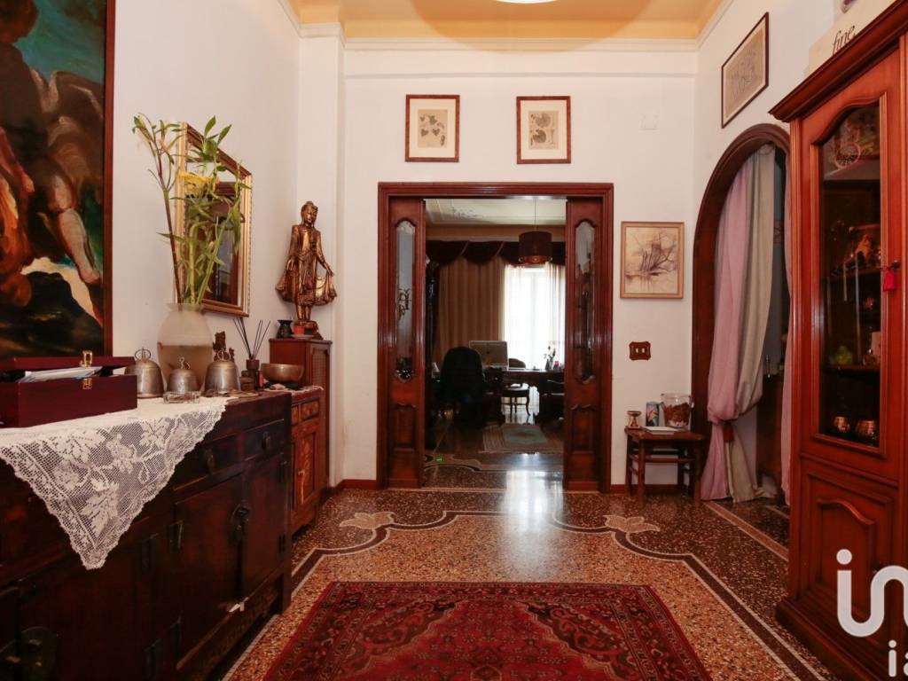 appartamento in vendita a Genova in zona Sampierdarena