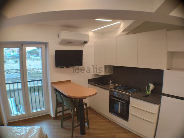 appartamento in vendita a Genova in zona Sturla