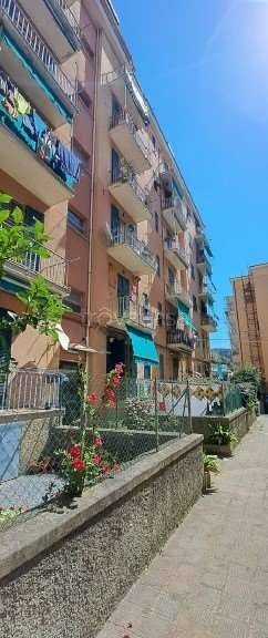 appartamento in vendita a Genova in zona Sestri Ponente