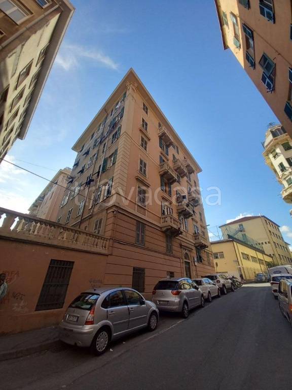 appartamento in vendita a Genova in zona Sampierdarena