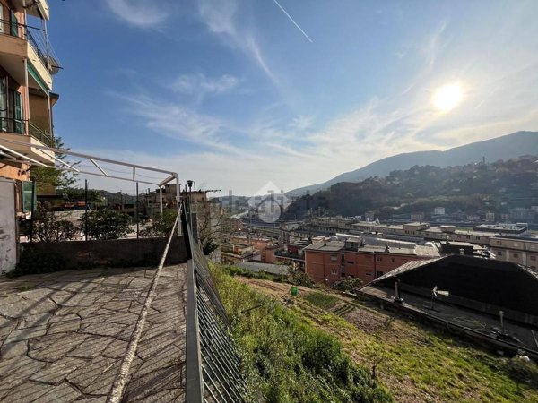 appartamento in vendita a Genova in zona Bolzaneto