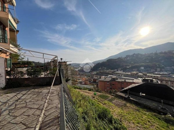 appartamento in vendita a Genova in zona Bolzaneto
