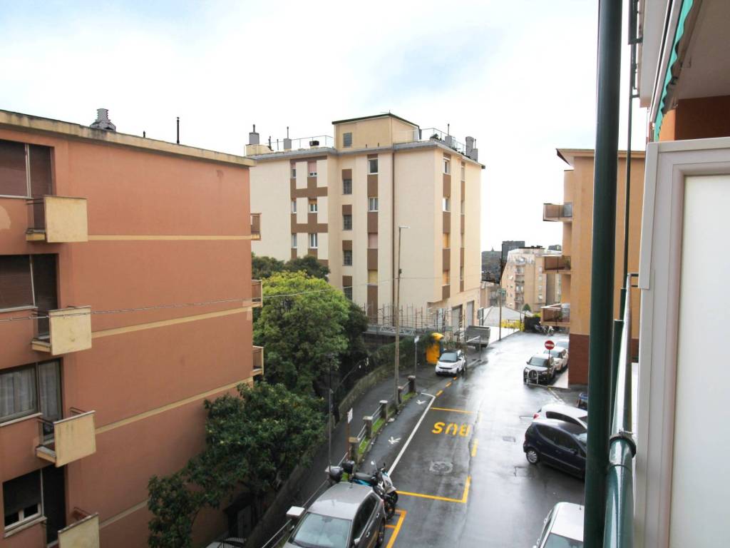 appartamento in vendita a Genova in zona Marassi