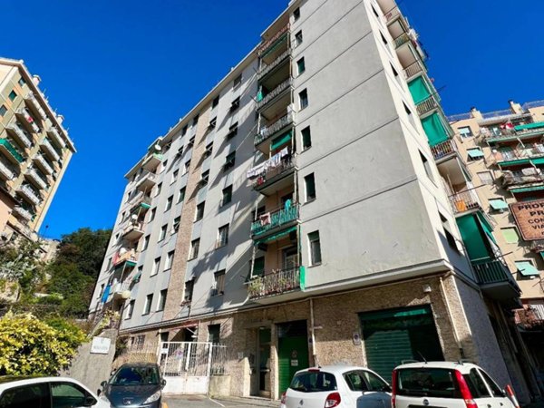 appartamento in vendita a Genova in zona Staglieno