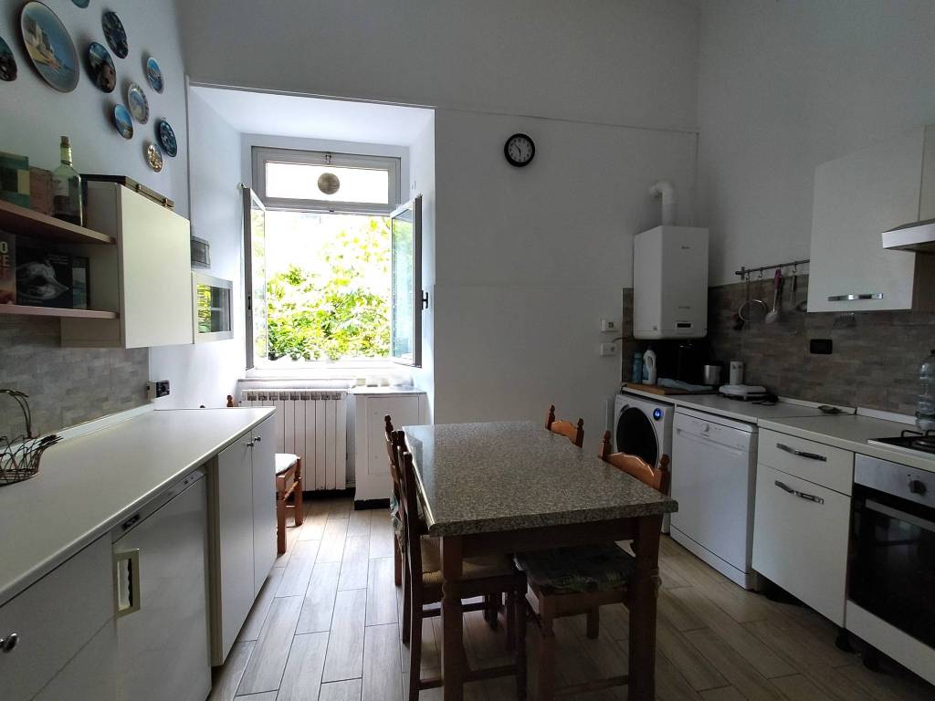appartamento in vendita a Genova in zona Marassi