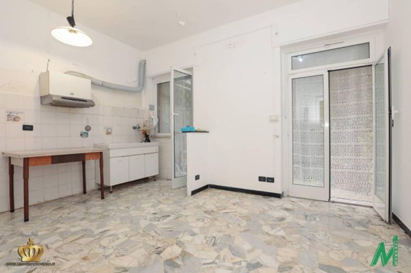 appartamento in vendita a Genova in zona Sturla