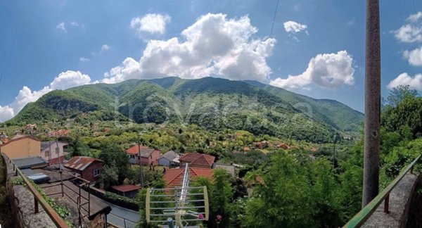 casa indipendente in vendita a Genova in zona Bavari