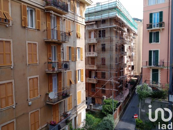 appartamento in vendita a Genova in zona Sestri Ponente