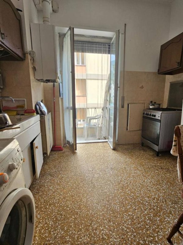 appartamento in vendita a Genova in zona Sestri Ponente