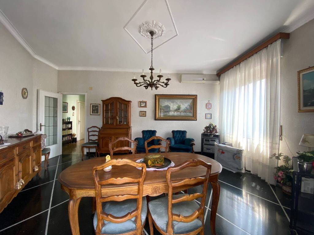 appartamento in vendita a Genova in zona Bolzaneto