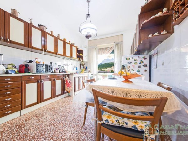 appartamento in vendita a Genova in zona Molassana