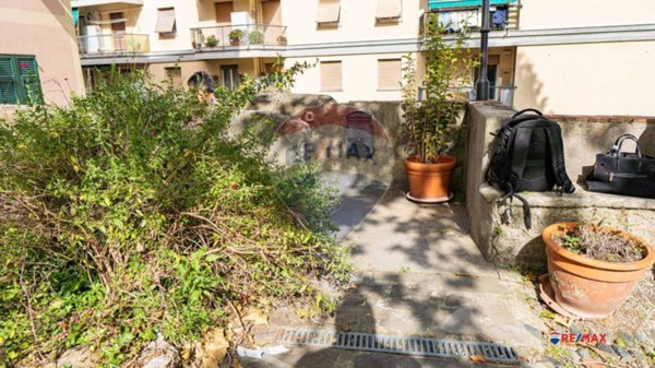 casa indipendente in vendita a Genova in zona Sestri Ponente