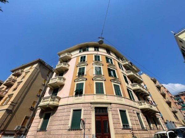 appartamento in vendita a Genova in zona Sestri Ponente