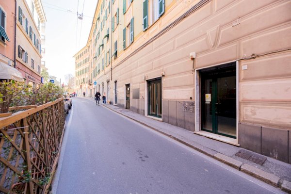 locale commerciale in vendita a Genova in zona Nervi