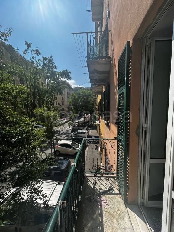 appartamento in vendita a Genova in zona Bolzaneto