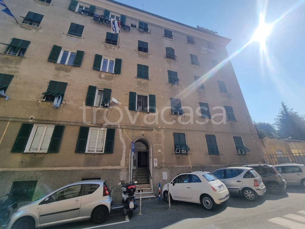 appartamento in vendita a Genova in zona Sestri Ponente