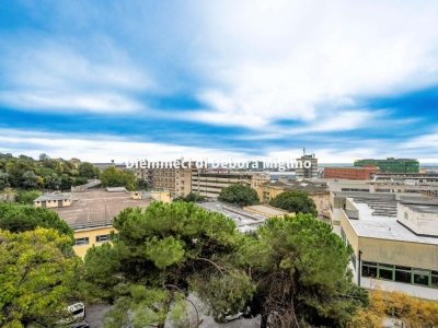 appartamento in vendita a Genova in zona Sestri Ponente