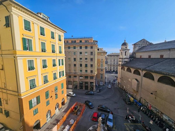 appartamento in vendita a Genova in zona Sottoripa / Maddalena / Molo