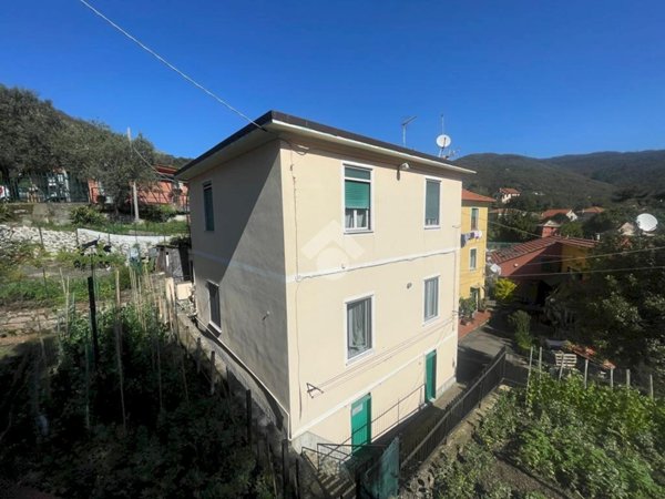 appartamento in vendita a Genova in zona Molassana