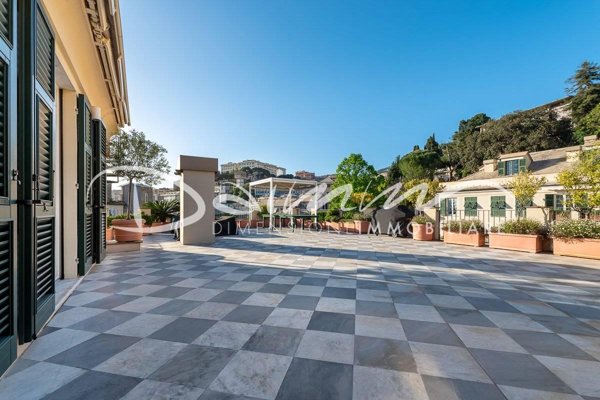 appartamento in vendita a Genova in zona Sottoripa / Maddalena / Molo