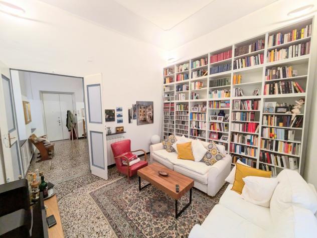 appartamento in vendita a Genova in zona Sottoripa / Maddalena / Molo