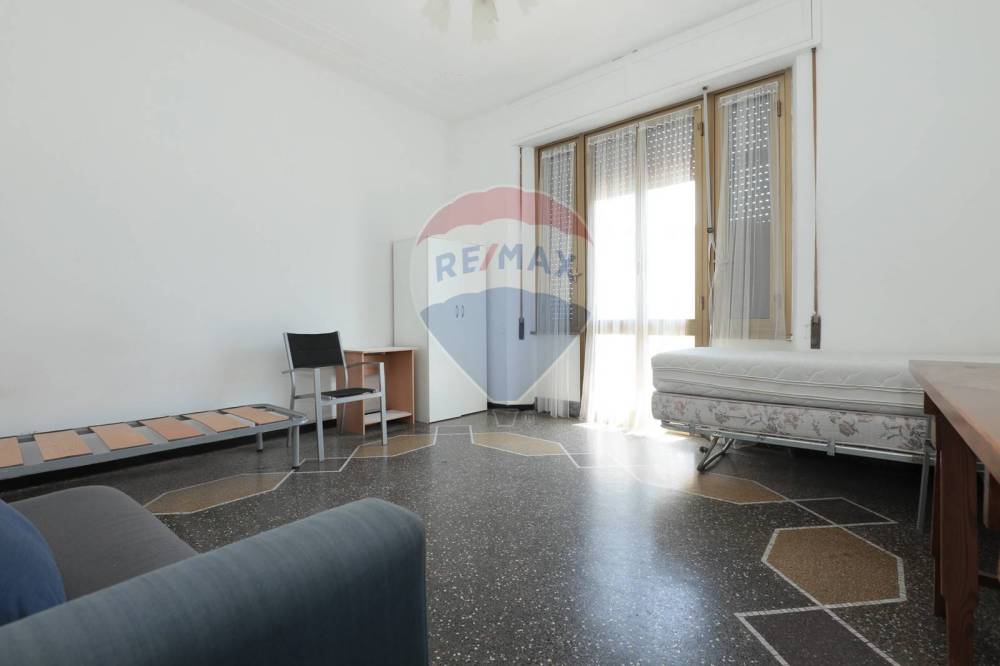 appartamento in vendita a Genova in zona Sestri Ponente