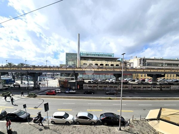 appartamento in vendita a Genova in zona Sottoripa / Maddalena / Molo