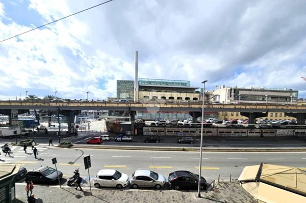 appartamento in vendita a Genova in zona Sottoripa / Maddalena / Molo