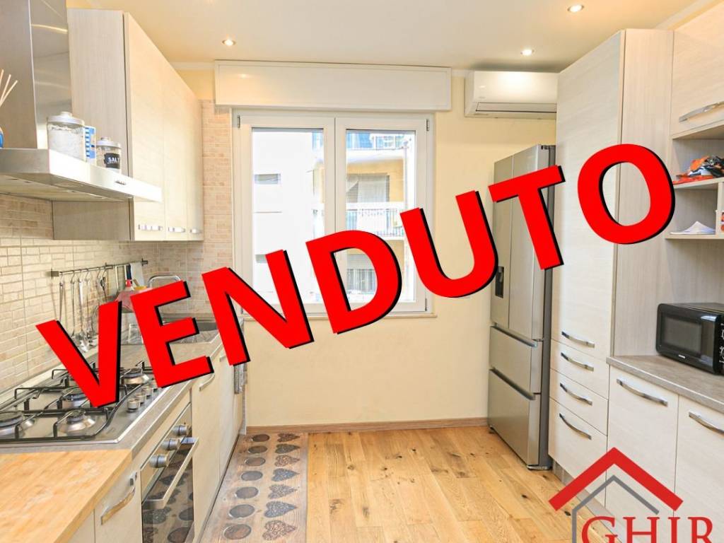 appartamento in vendita a Genova in zona Sestri Ponente