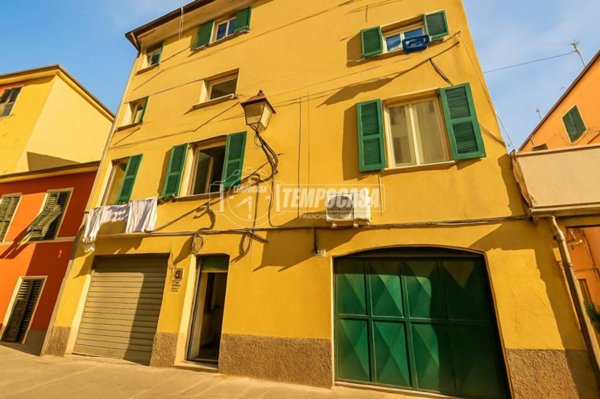 appartamento in vendita a Genova in zona Sestri Ponente