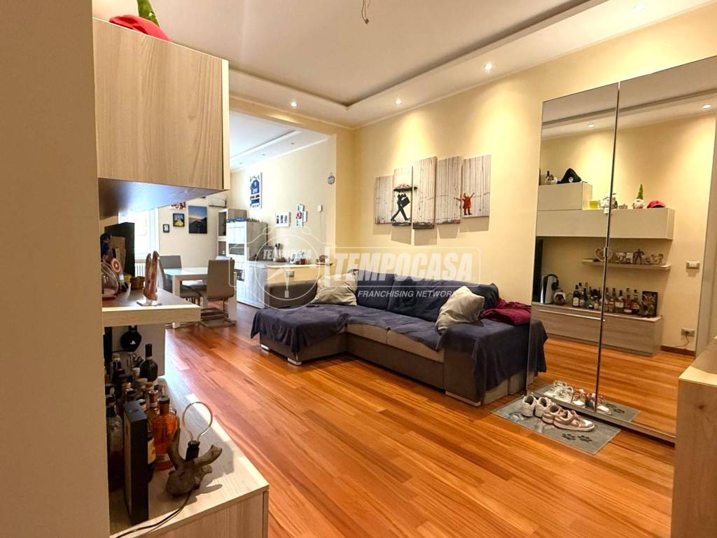 appartamento in vendita a Genova in zona Sestri Ponente